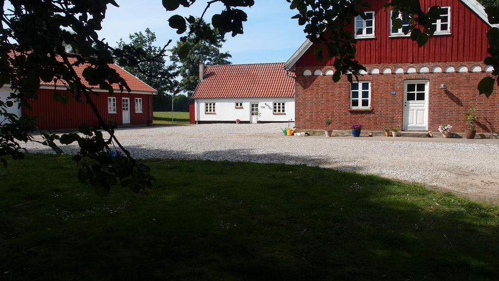 Bjaeldskovgaard Holiday House Funder Kirkeby 客房 照片