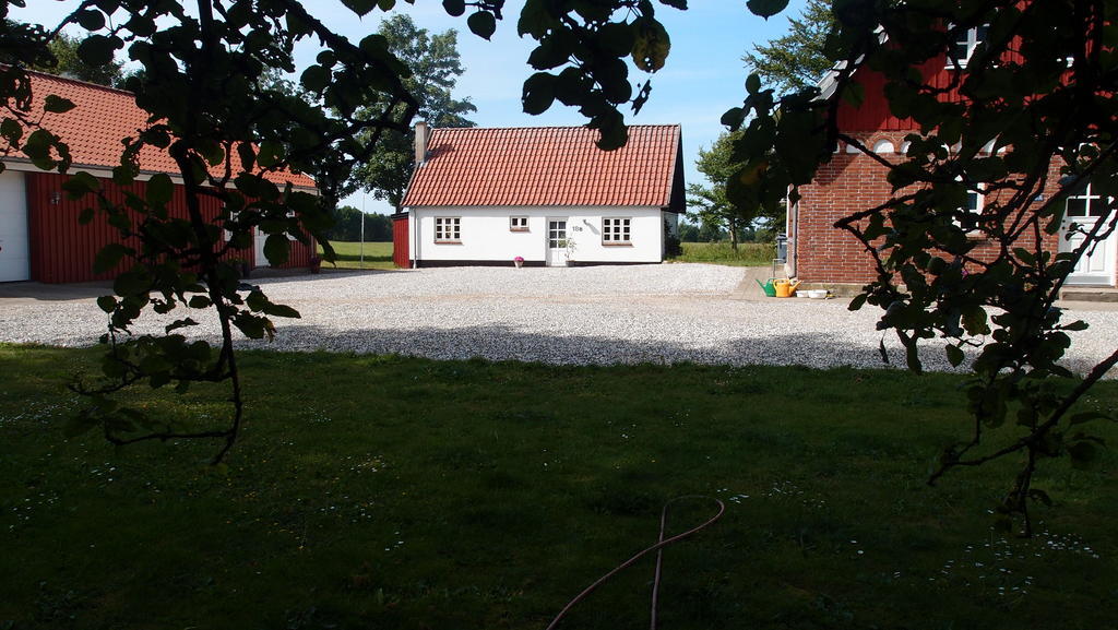 Bjaeldskovgaard Holiday House Funder Kirkeby 客房 照片